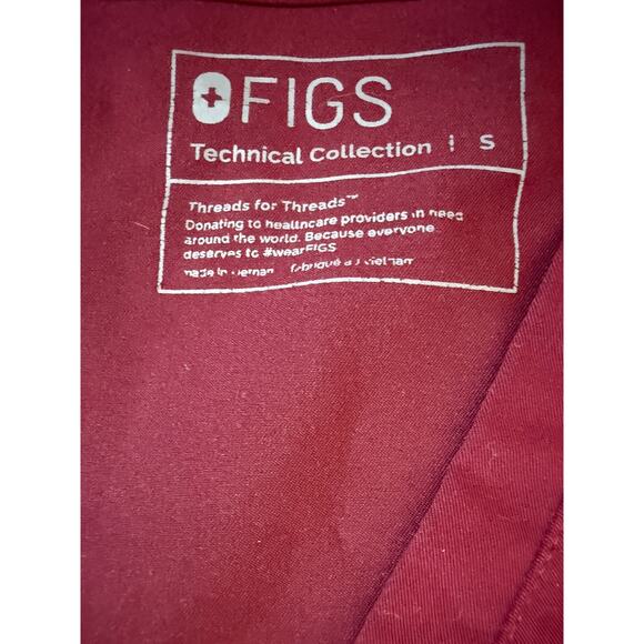 FIGS Casma Scrub Top in Burgundy w/ Rainbow Peace Sign Size Small - Picture 4 of 4